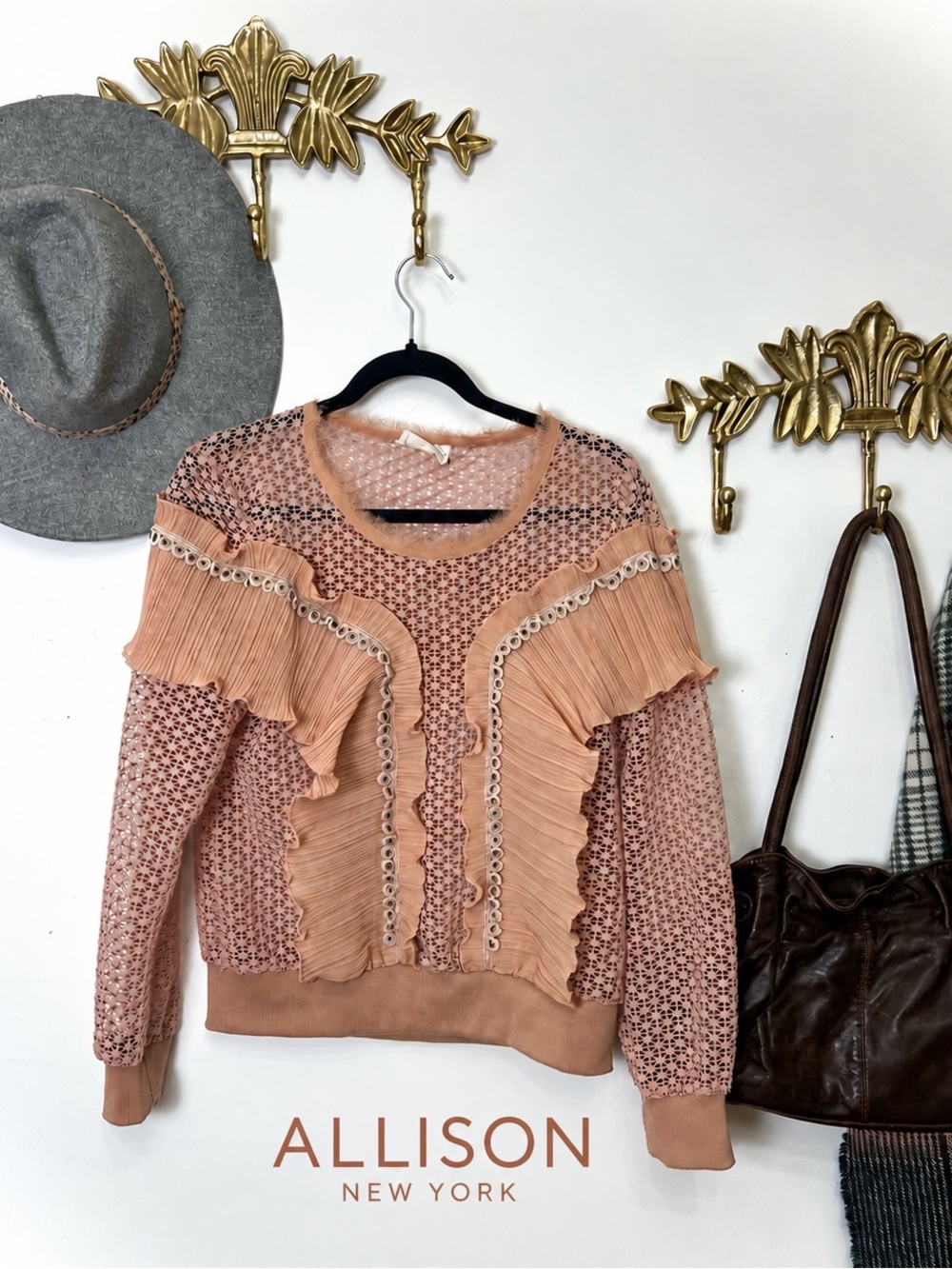 ALLISON New York front ruffle chic top M ptp 20.5” l 23”